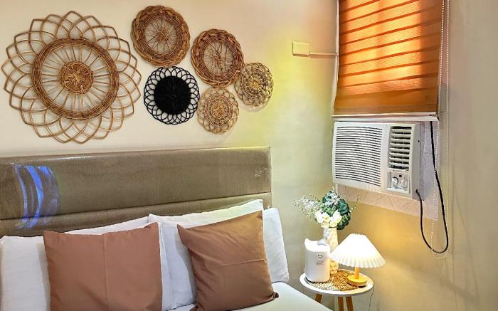 Cozy Room with Hallway Balcony- DELUXE UNIT