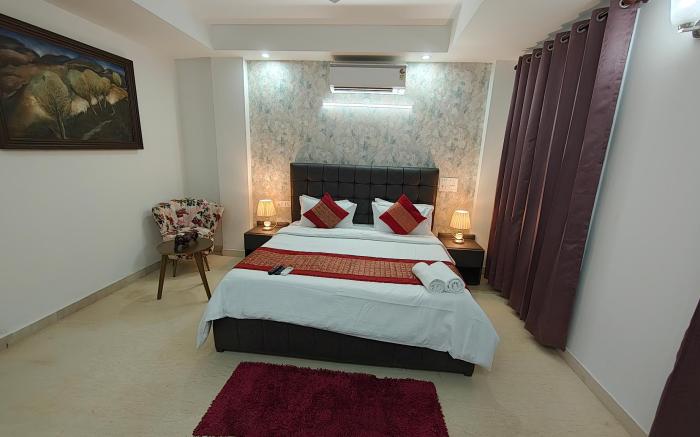 Divine India Service Apartment 4bhk, J45 Saket