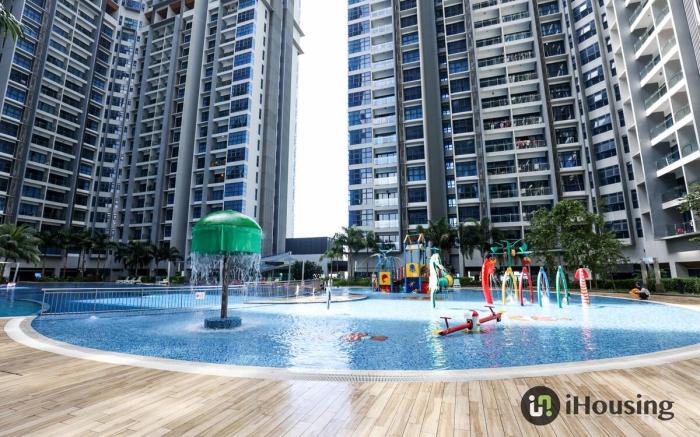 Atlantis Deluxe 2BR Pano Seaview 2801 By I Housing