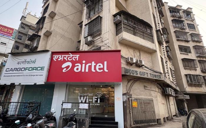 Close to BKC, 1BHK at Hill road, Bandra 