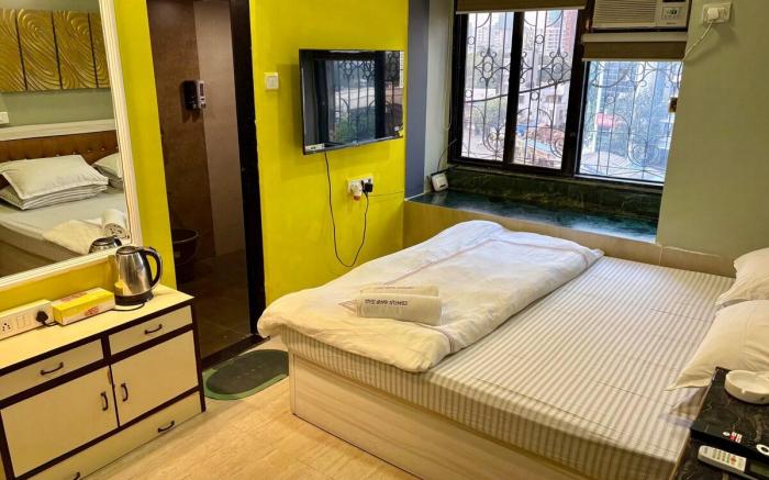Studio Apartment Close to BKC, Hill road, Bandra 