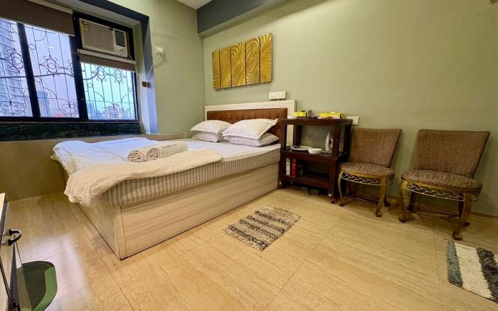 Studio Apartment Close to BKC, Hill road, Bandra 