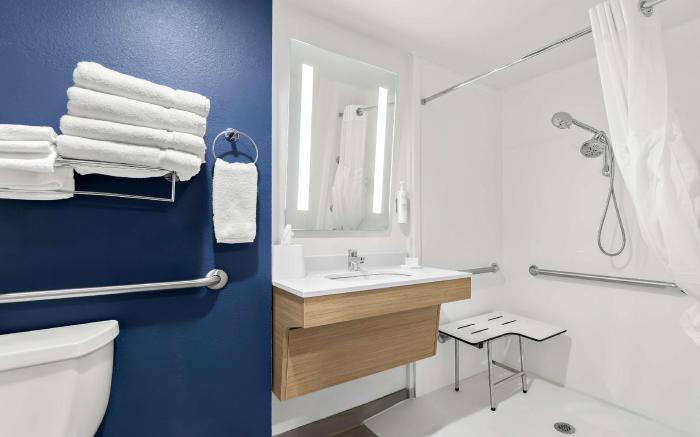 Spark by Hilton Tupelo