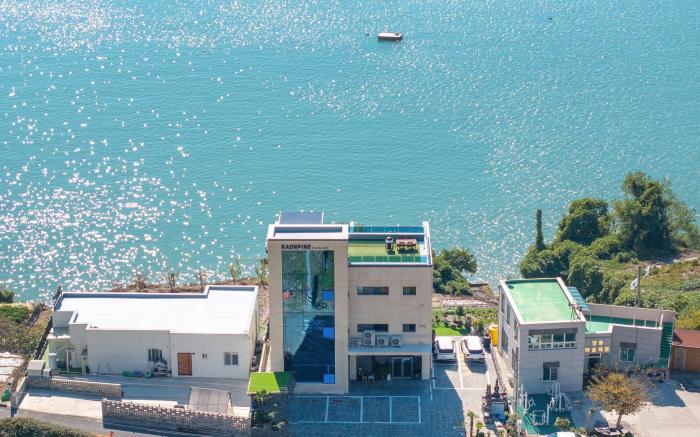 Yeosu Stay Raonpine Spa Pension