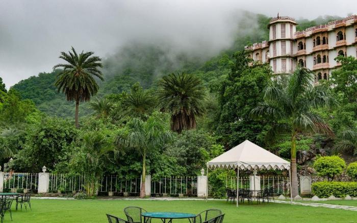 Aaram Baagh Villa Resort