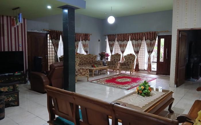 Latar Amba Guest House