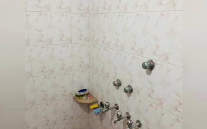 SHEESH MAHAL HOME STAY
