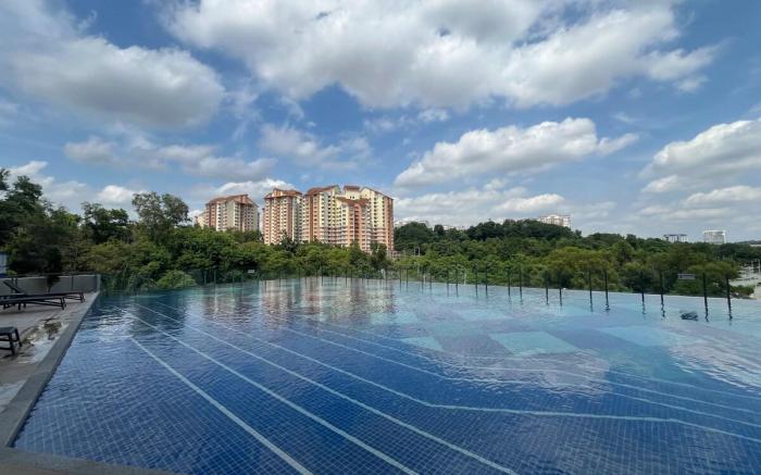 Antara Residence with Lake View Homestay Putrajaya