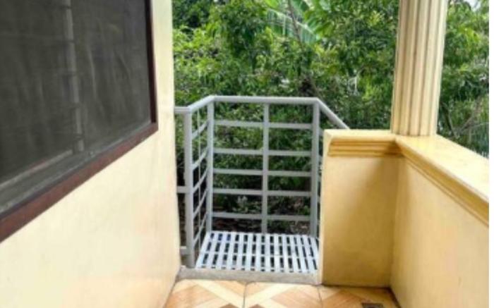 AC Room2 w/ Shared CR, Near Hagnaya Port & Beaches