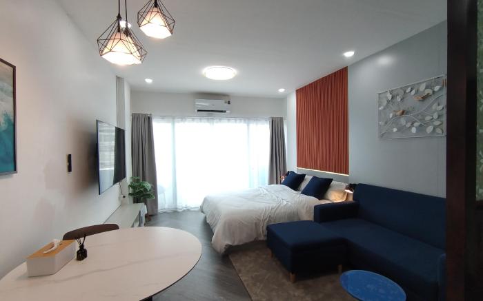Jaroen Condominium Room 218