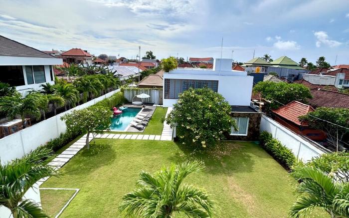 Huge Modern Lux Villa Seminyak