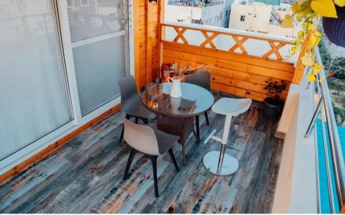 Lovely Hawk Wooden Cottage KPHB