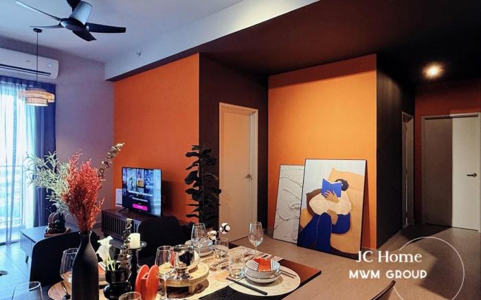 Walkable to SCCC | Bright n Bold like Citrus