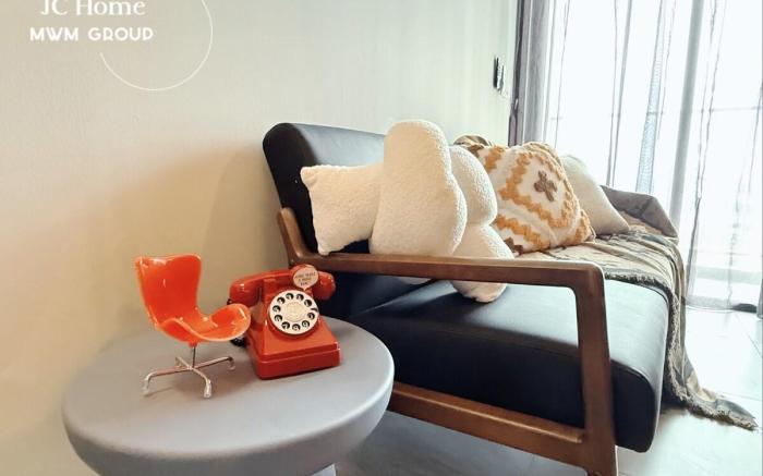Walkable to SCCC | Bright n Bold like Citrus