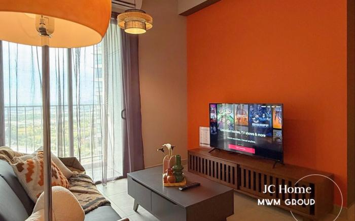 Walkable to SCCC | Bright n Bold like Citrus
