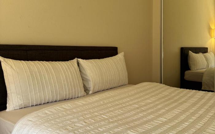 Brand new bedroom next to train station 