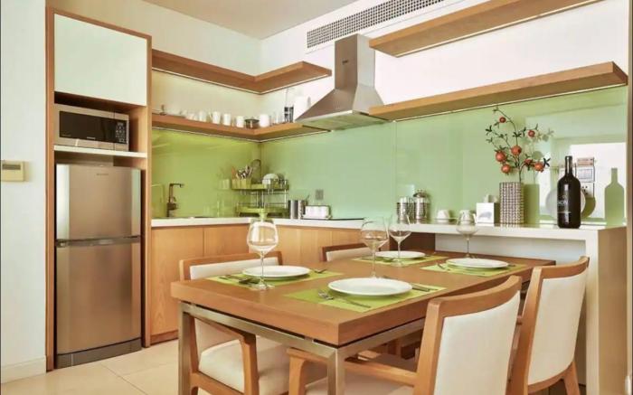 2 Bedroom Apartment with Direct Sea View