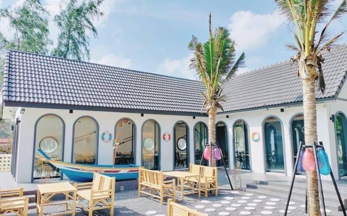 Jaosamut Sleepbox & Seafood Maharat Beach Songkhla
