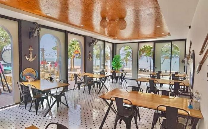 Jaosamut Sleepbox & Seafood Maharat Beach Songkhla
