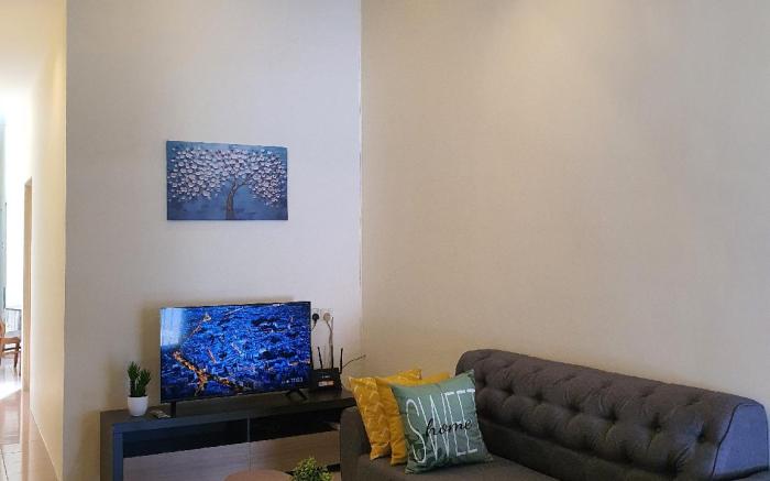 1st Island Homestay @ Bayan Baru (Entire house 34)