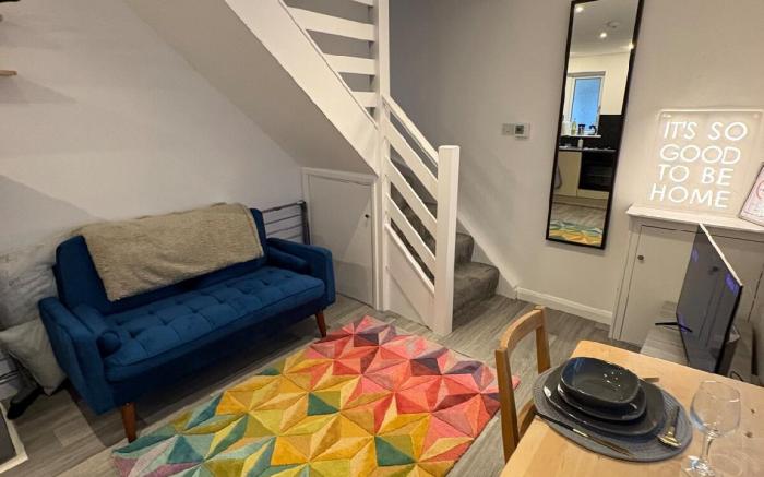 The Rabbit Hutch | Central | Free Parking