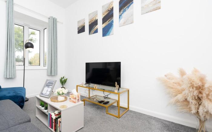 3 Bed Apt | Free City Centre Parking | Netflix