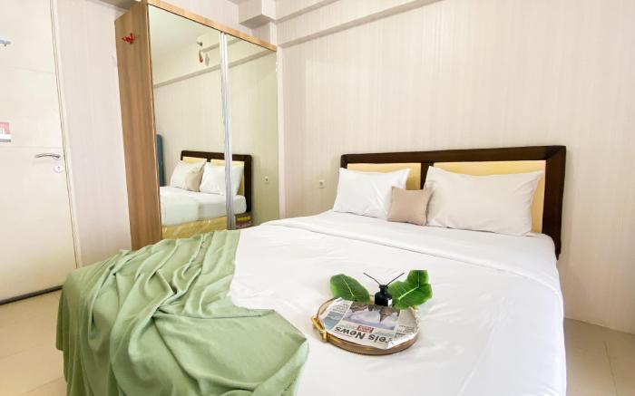 Homey and Comfy Studio at Bassura City By Travelio