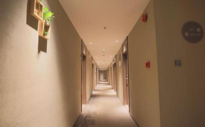 Home Inn Neo Shenzhen Qianhai Nanshan Metro Station