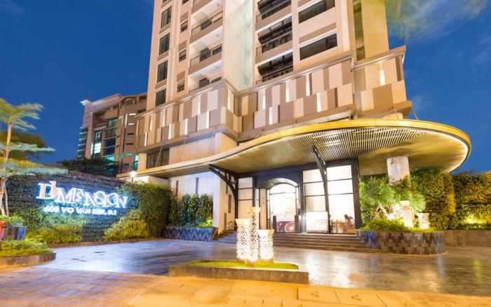 luxury apartment, 2 br 3 bed, rooftop pool,gym, D1