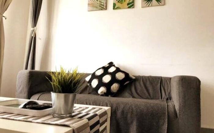 OG Studio @ Kanvas Soho Wi-Fi Netflix