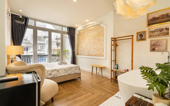 V Living Nguyen Binh Khiem