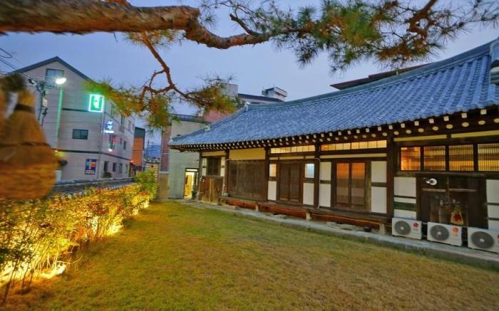Pungryuheon Hanok (private house)