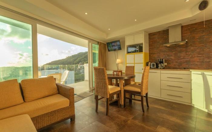 kata Sea View 2 BR 4 Minuets to Beach C129