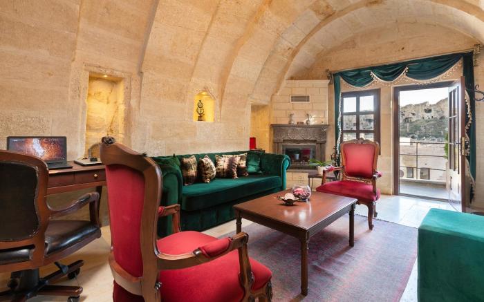 Elysion Cave Suites