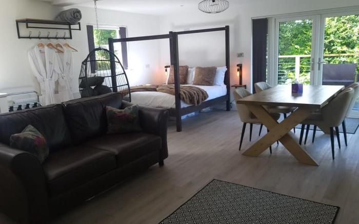The Lodge at Willowbank