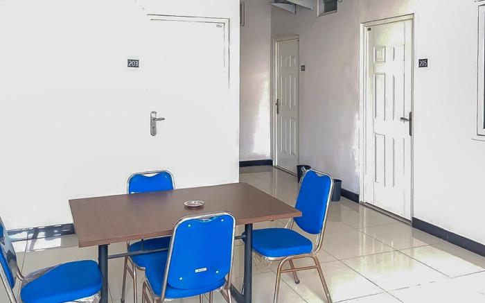 Waringin Guest House Tegal Mitra RedDoorz