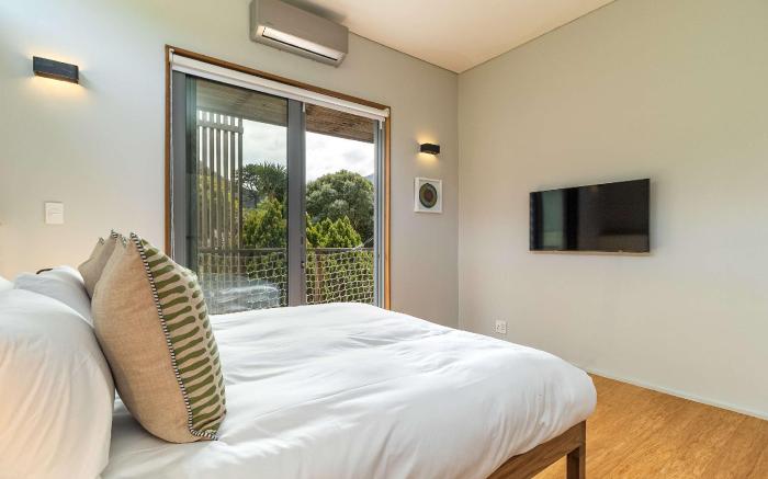 Luxury Eco Home with Garden Cottage - HoutBay