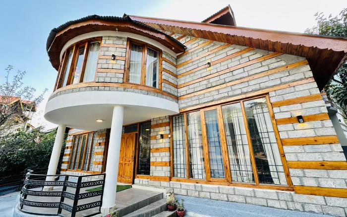 Cloudscape Villa Retreat 3BR duplex By Homeyhuts