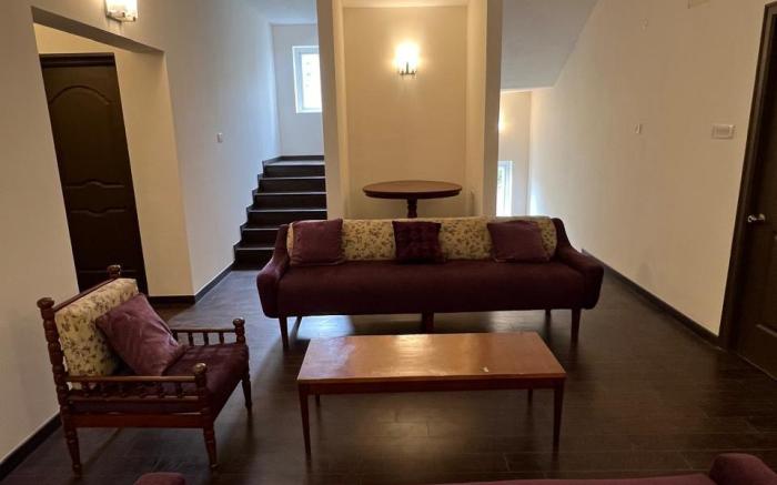 Luxurious 4BR CottageScenic