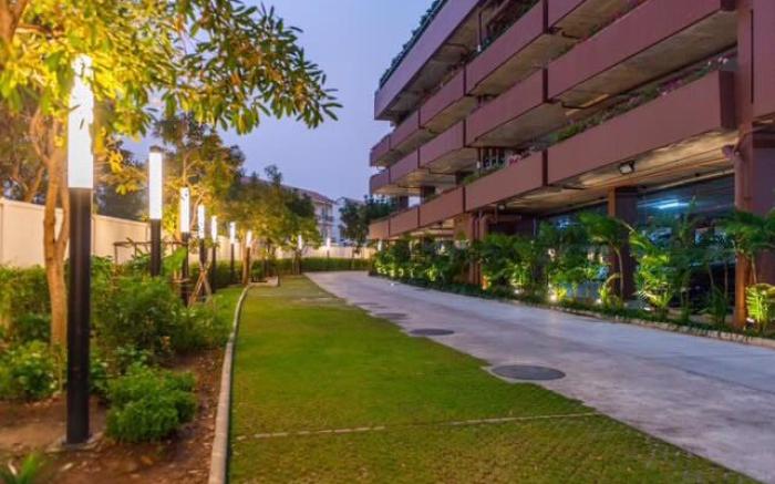 Condo near Central Festival Wat Ket