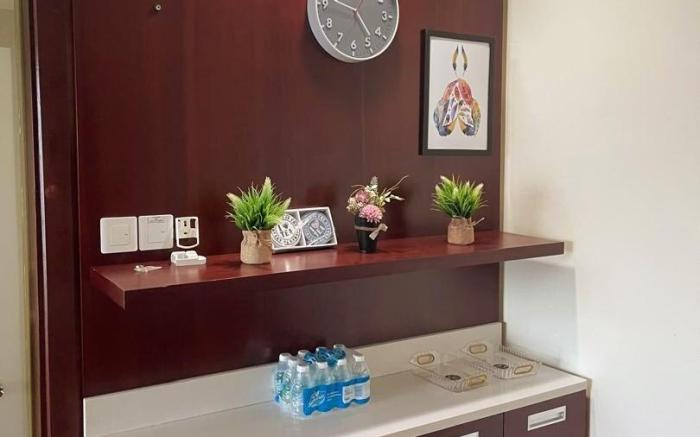Triple-A Guest House/Near Imago Shopping Mall