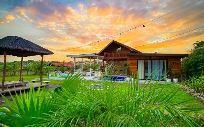 Rancho Oco Mahogany Farm Villa w/ Swimming Pool