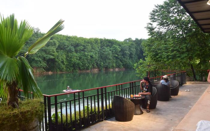 Lake View Resort