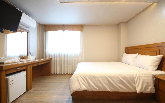 BOBOS HOTEL