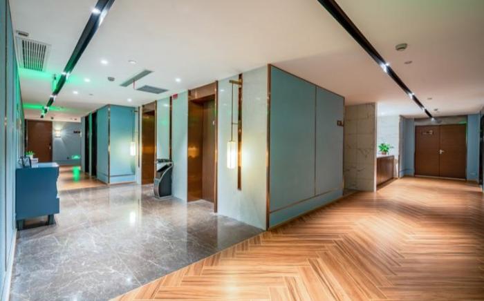 Home Inn Plus Hangzhou West Lake Hubin Ding'an Road Metro Station 