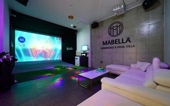 Gyeongju Marbella Pool Villa N Screen Golf