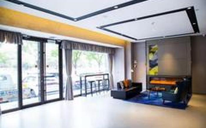 Home Inn Selected Xi'an High-tech Zone Dazhai Road Yanpingmen Metro Station