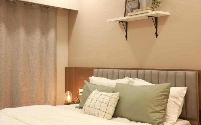 Downtown 1BHK Cozy, Mahalaxmi. 1202