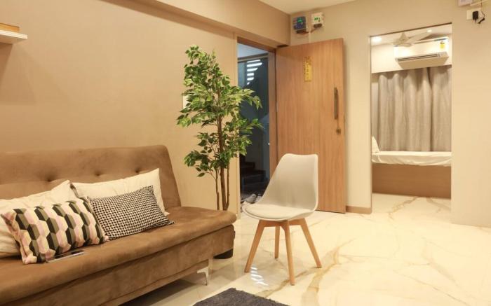 Downtown 2.5 BHK Appt, Mahalaxmi, 1201