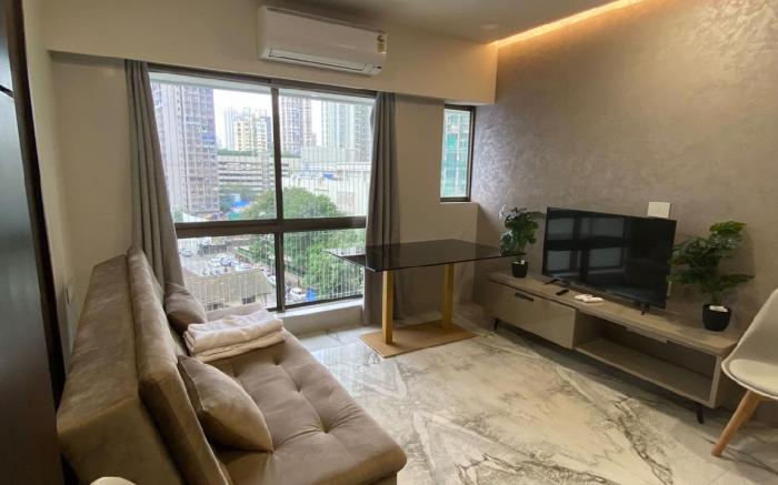 Downtown 1BHK Appt, Mahalaxmi, 601